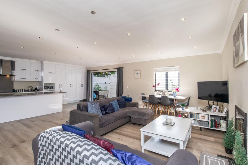 To Let 3 Bedroom Property for Rent in Constantia Western Cape